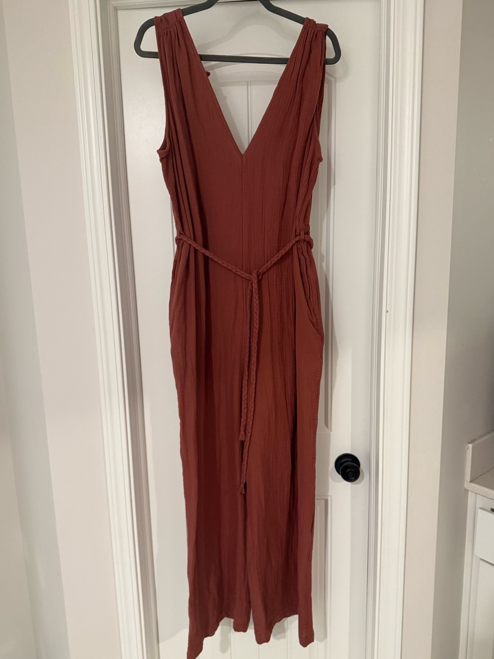 Sleeveless V-Neck Jumpsuit in Rust Size Large